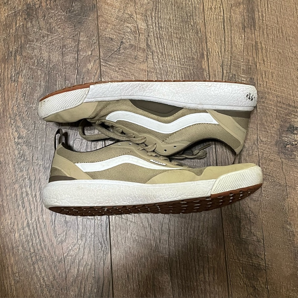 Van's UltraRange Men's Shoes Size 9 Tan/Brown